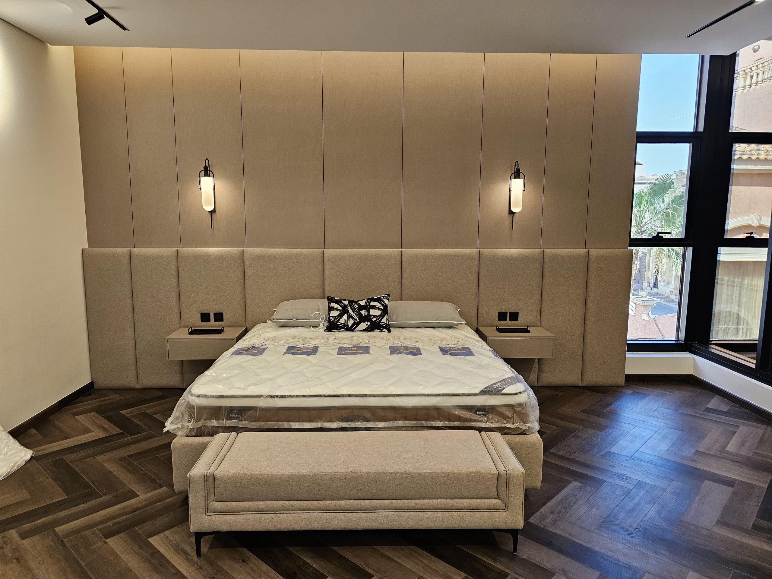 غرفة نوم فضية